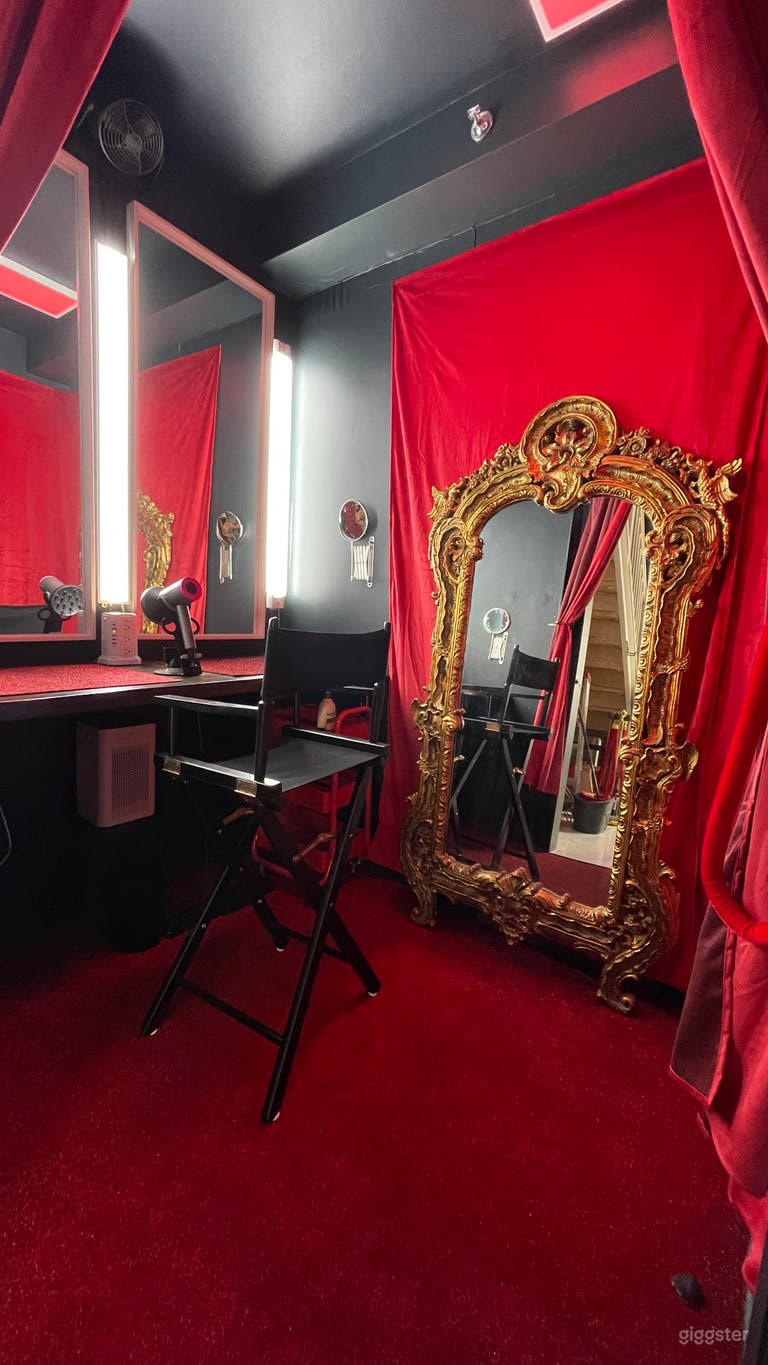  make up &amp; dressing room  