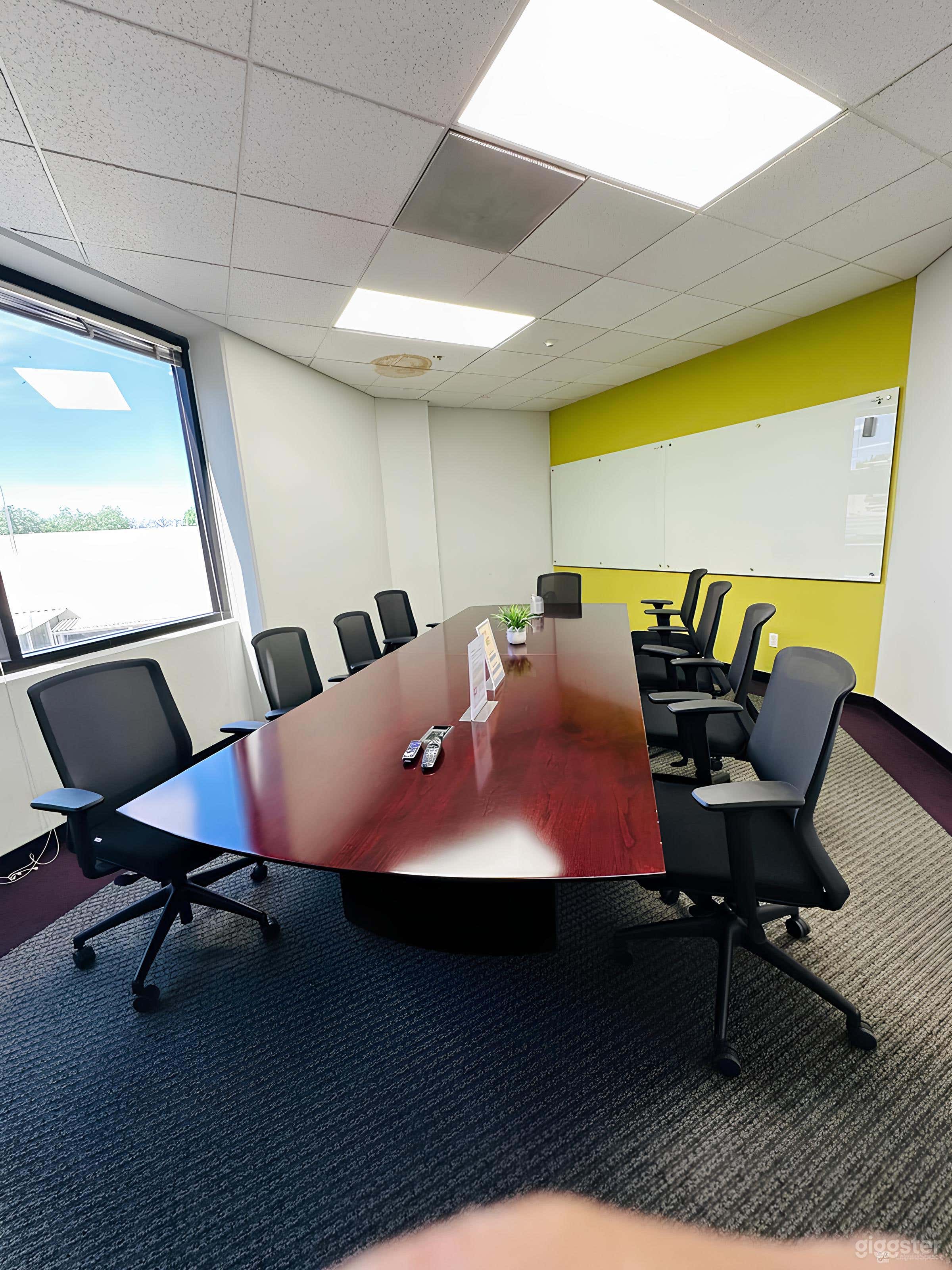 Conference Room - Private Meeting Room–9 Persons Photo 2