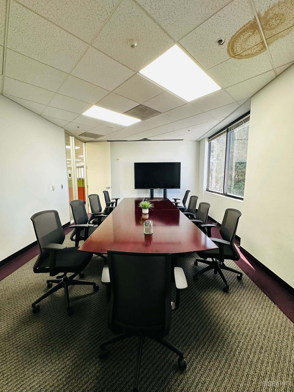 Conference Room - Private Meeting Room–9 Persons Photo 1