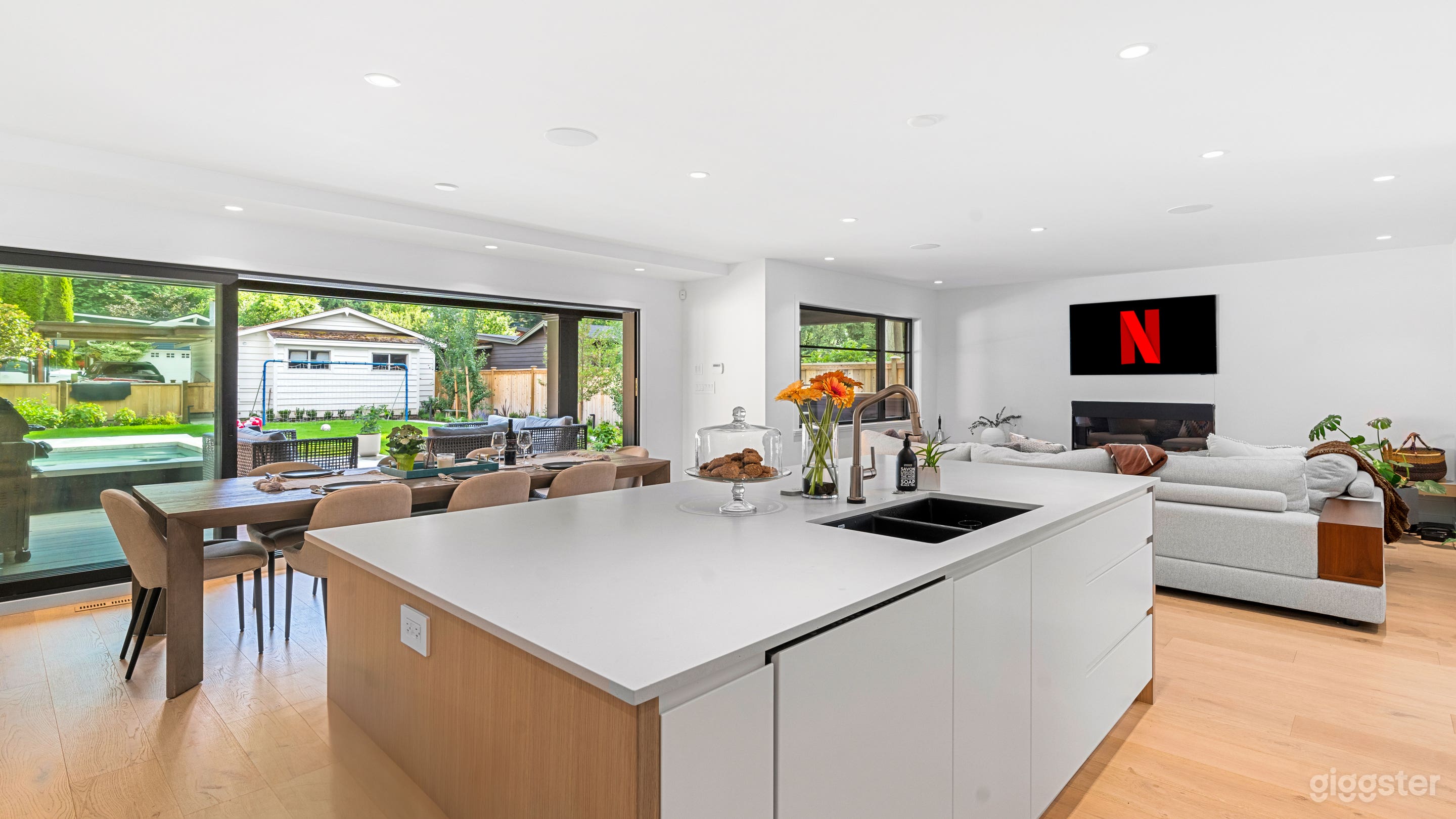 Kitchen / Living room