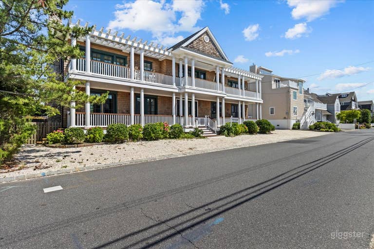  Large, Bright, Airy, Coastal Home With Bay and Sunset Views 