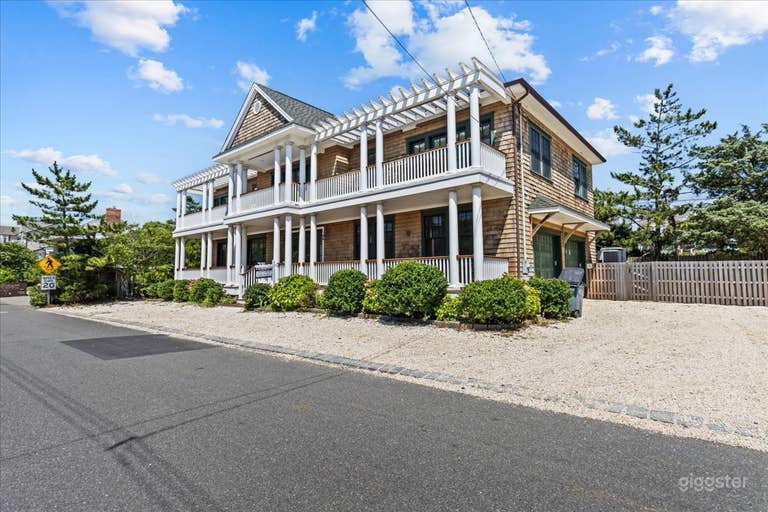  Large, Bright, Airy, Coastal Home With Bay and Sunset Views 