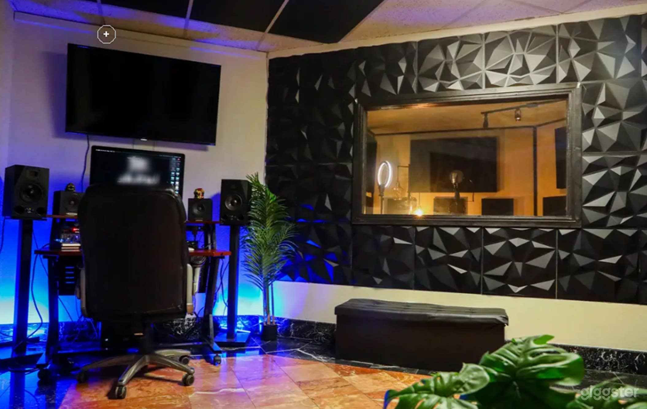 Luxury Recording Studio w/ Large Booth + Industry Sound Photo 1