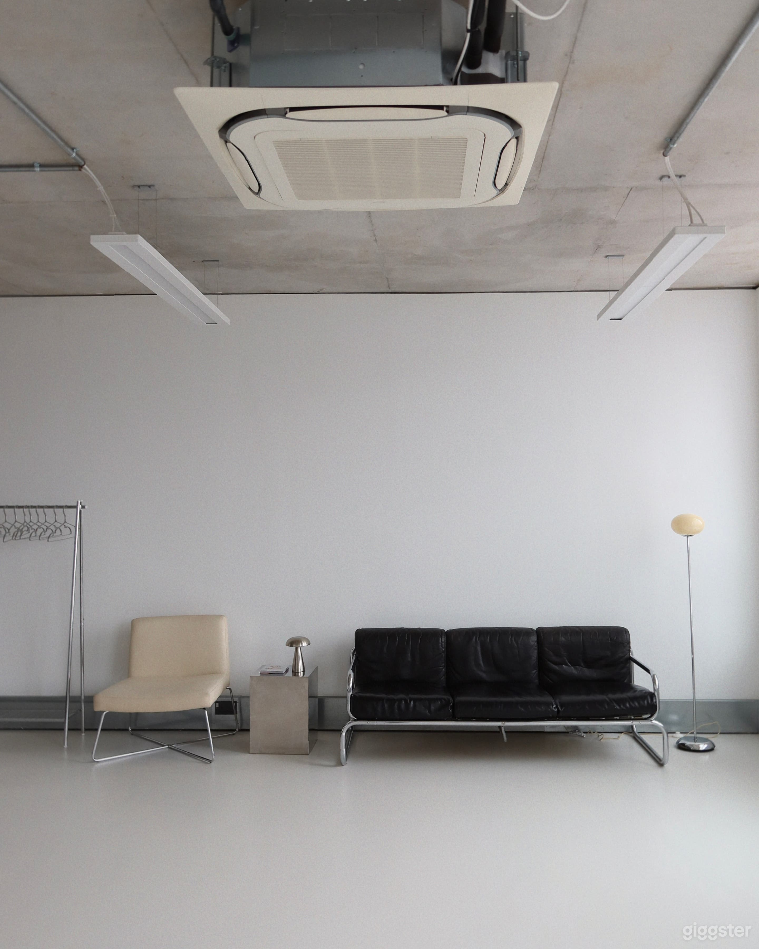 Minimal Industrial Content Studio, Notting Hill, West London Photo 1