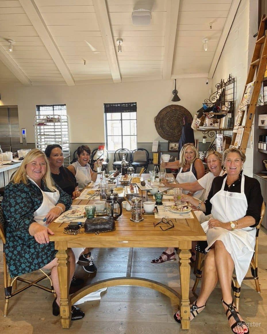 Creative Cooking School with Beautiful Viking Kitchen Photo 2