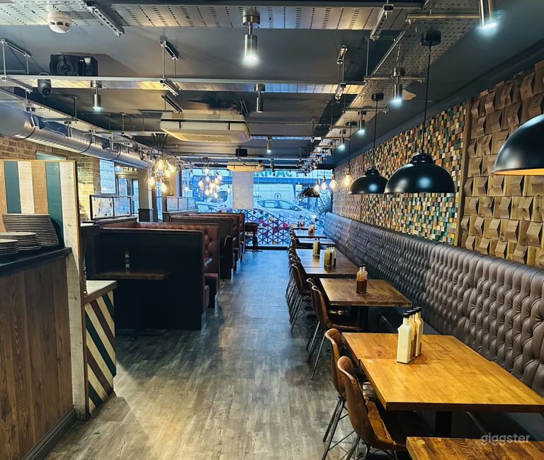  Huge Space with Great Ambiance 