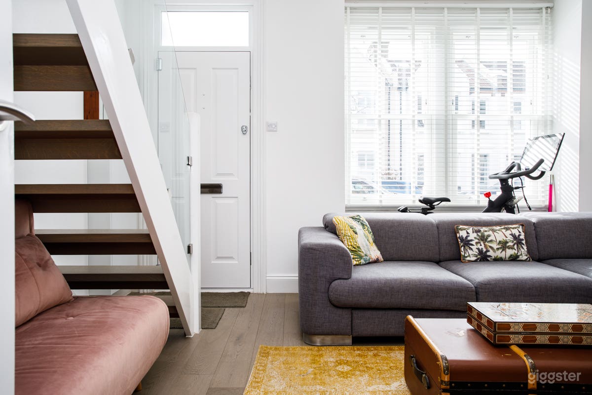 Victorian House with Contemporary Interior Photo 3