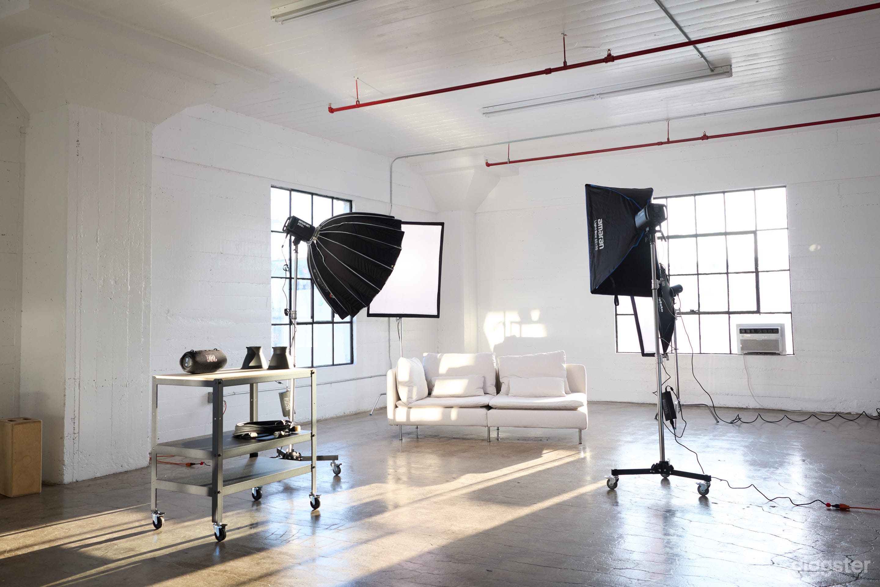 Spacious Natural Light Studio with Profoto Lights  Photo 2