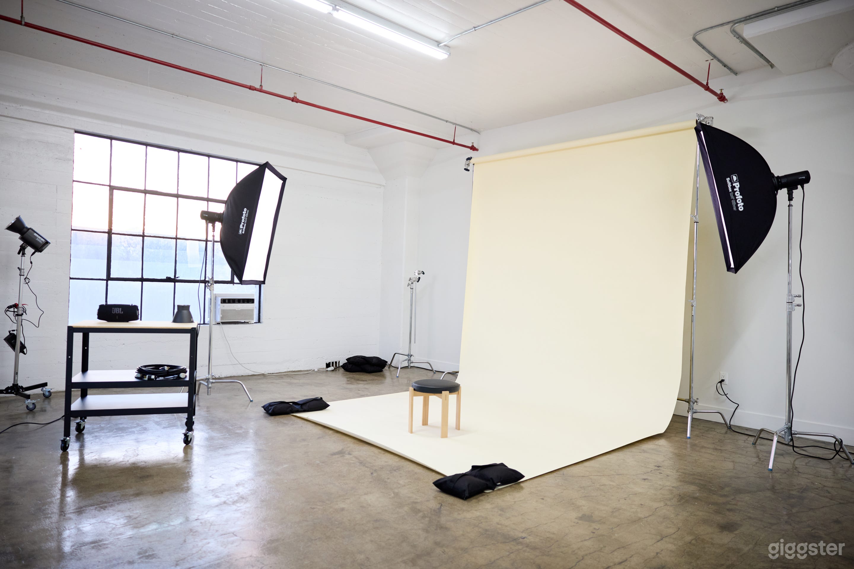 Spacious Natural Light Studio with Profoto Lights  Photo 1