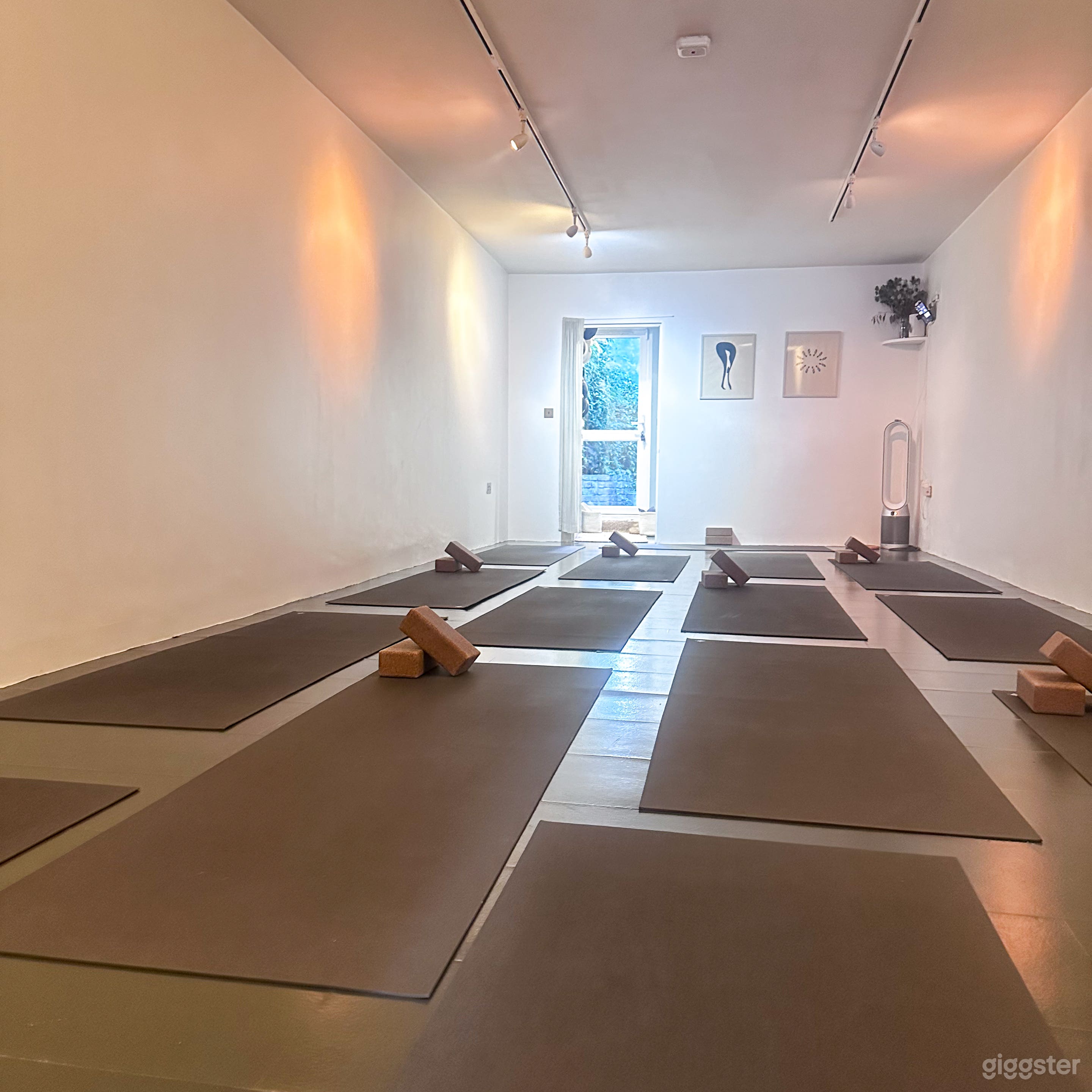 Yoga &amp; Pilates Studio - an oasis of calm in East London Photo 3