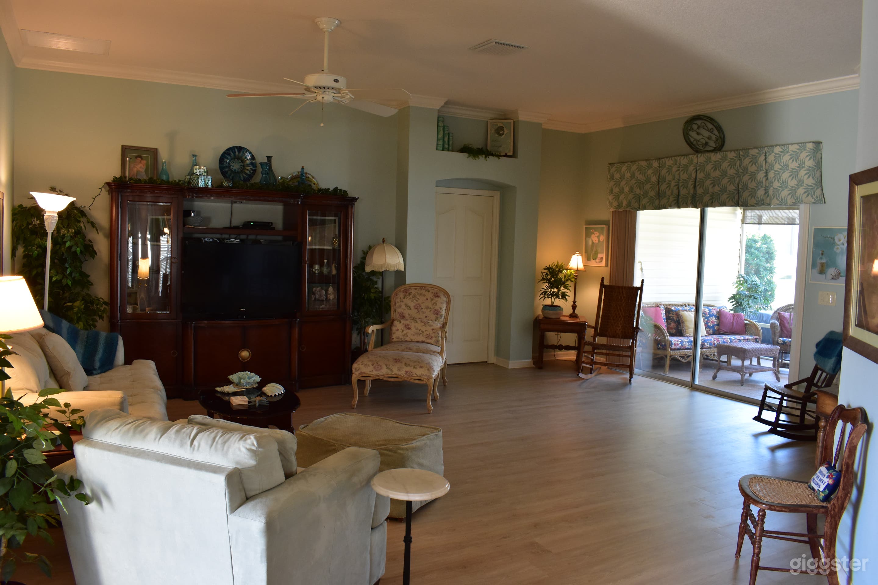 Beach House Without The Sand Photo 2