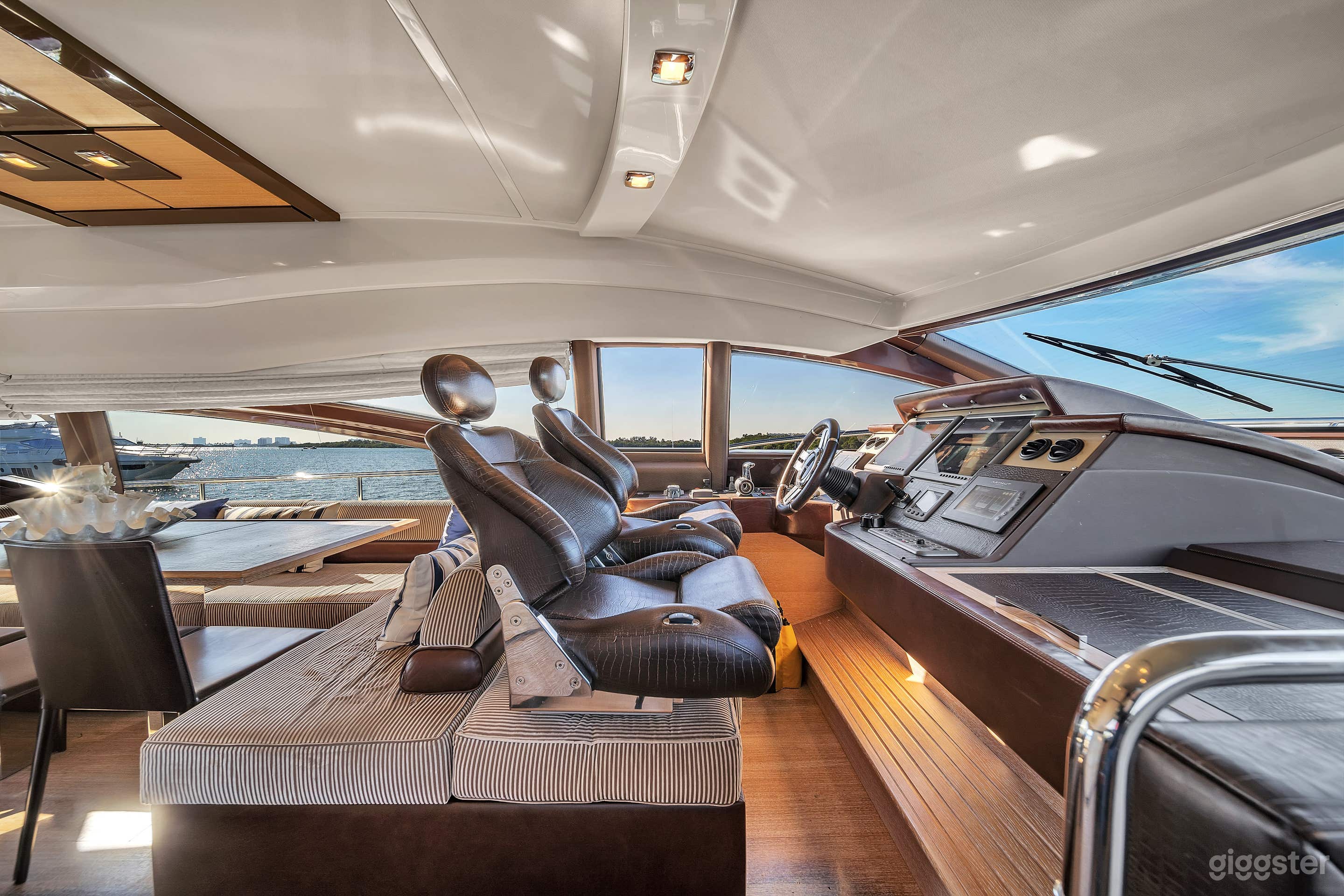 70' Azimut with Sleek and Modern Interior Photo 2