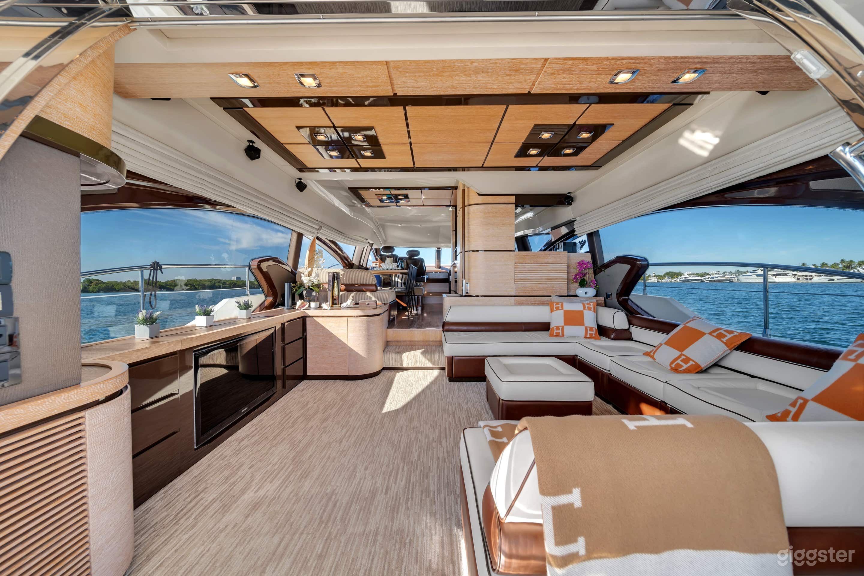 70' Azimut with Sleek and Modern Interior Photo 1