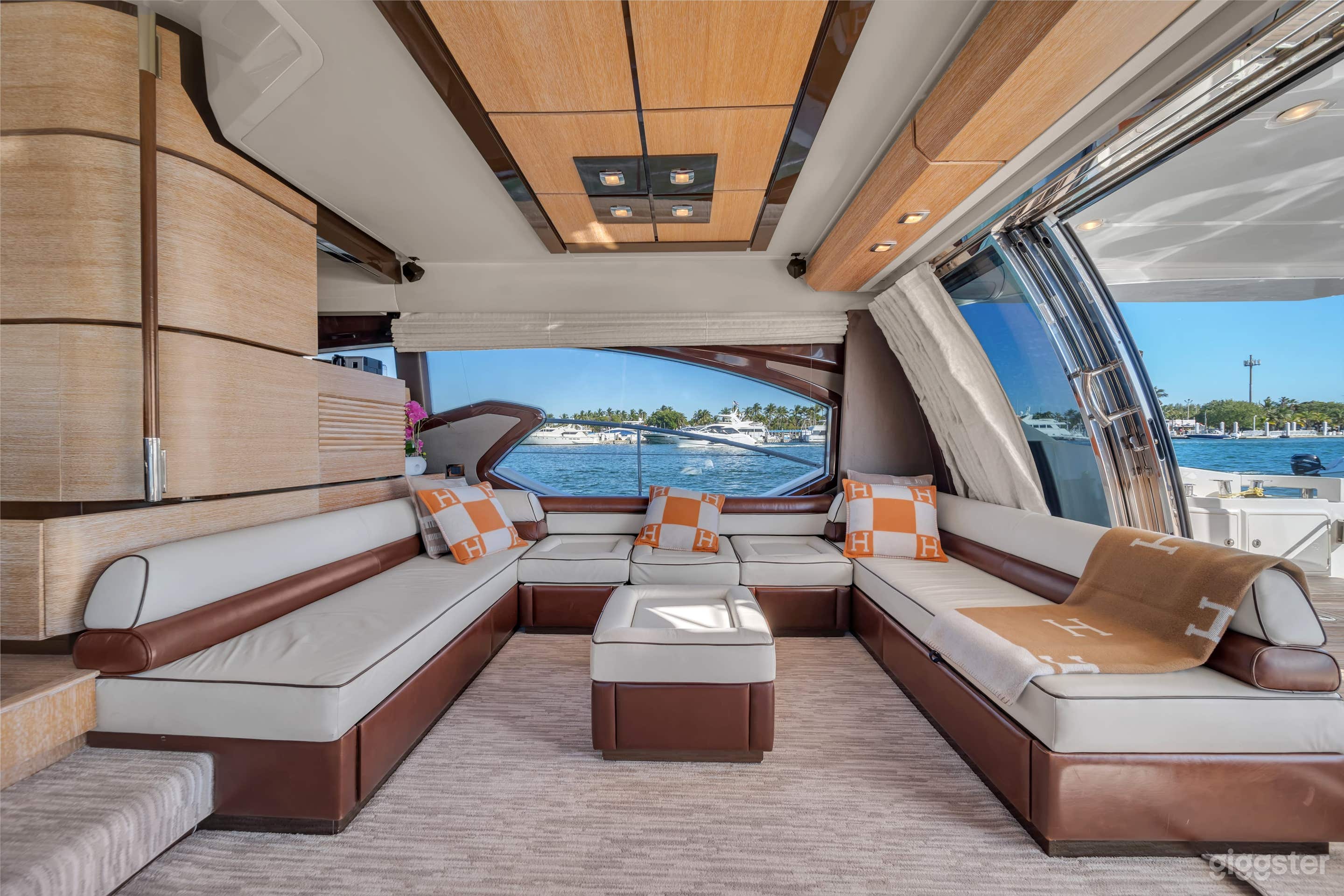70' Azimut with Sleek and Modern Interior Photo 4