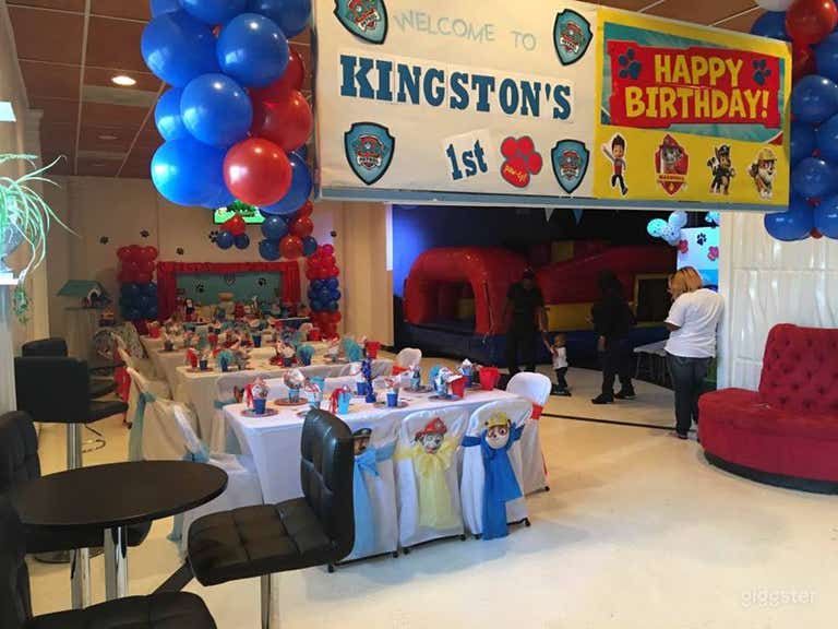  A Room for all Occasions in Bartlett! 