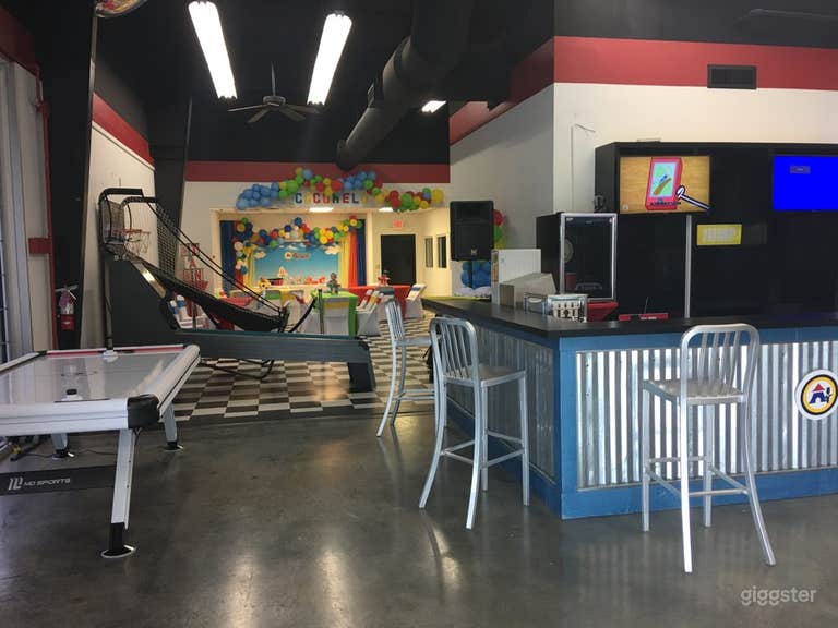  A Room for all Occasions in Bartlett! 