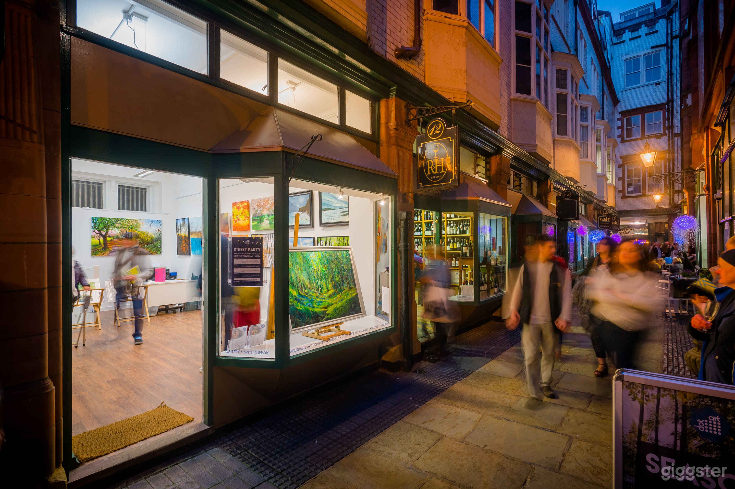 Unique Art Gallery in Historic Liverpool Avenue Photo 2