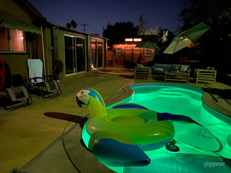  Yard has alley access for entry/exit, no steps required as well as from the street with one step entry 