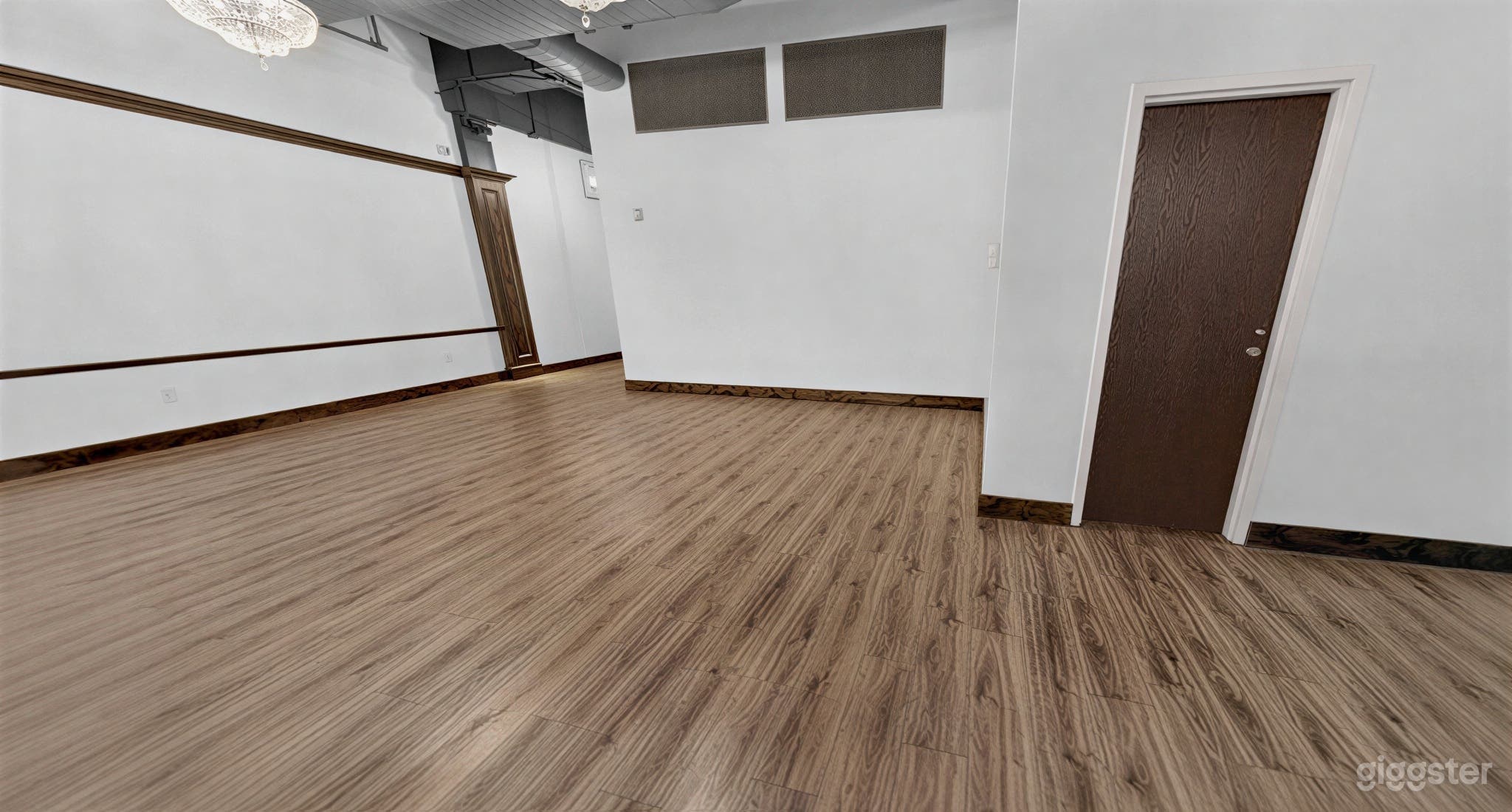 5330 Function Room Photo 4