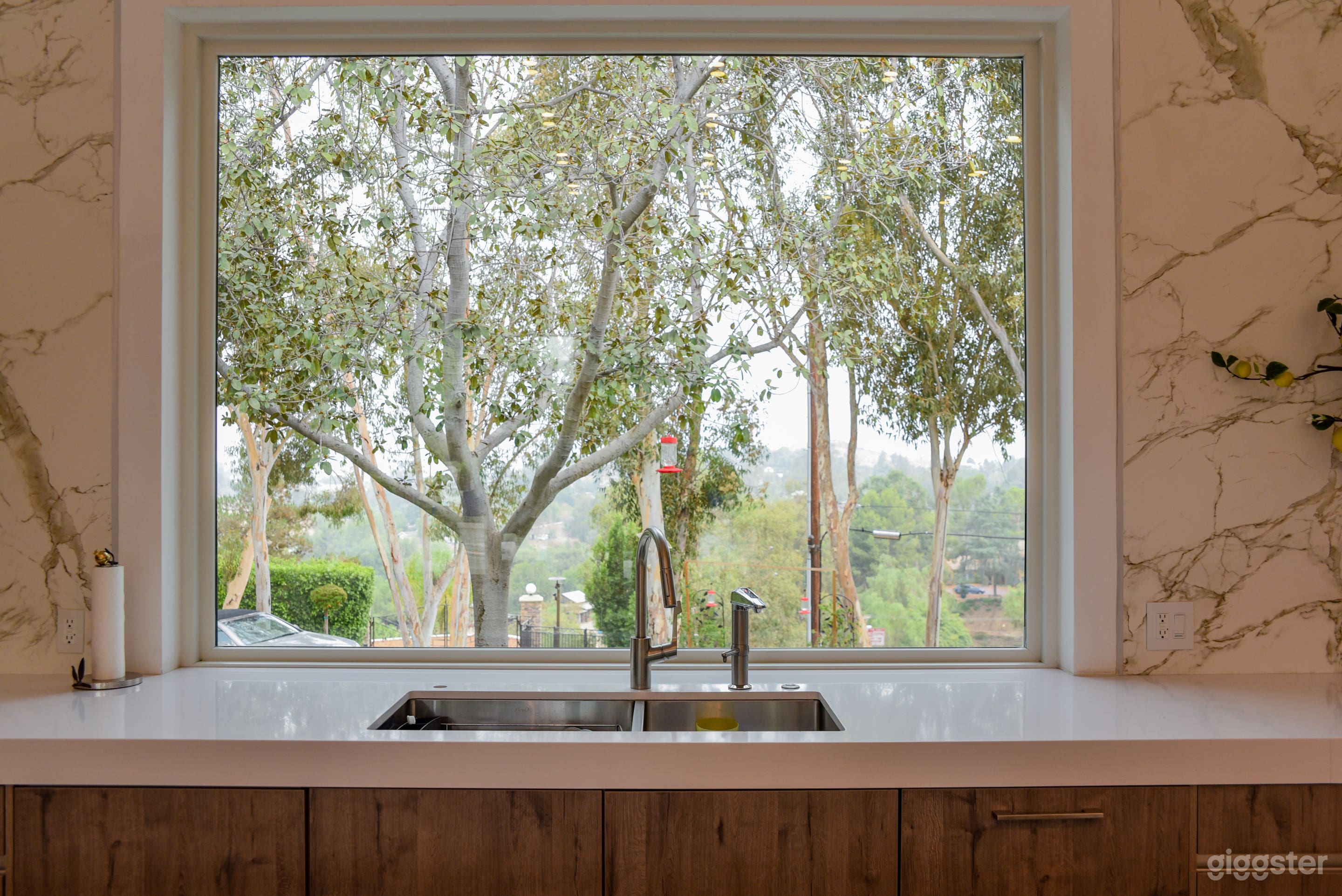 GREAT view for cooking/food videos and photoshoots.