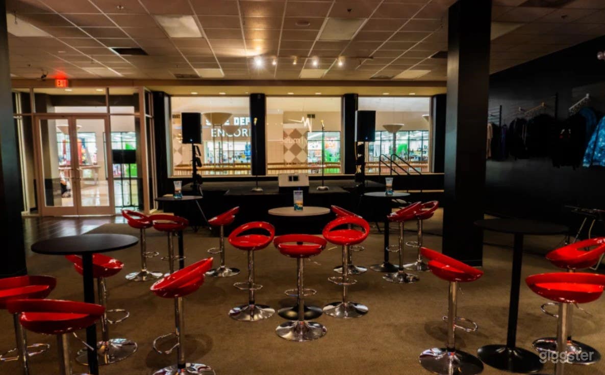 Cozy Showcase Area in Gastonia Photo 2