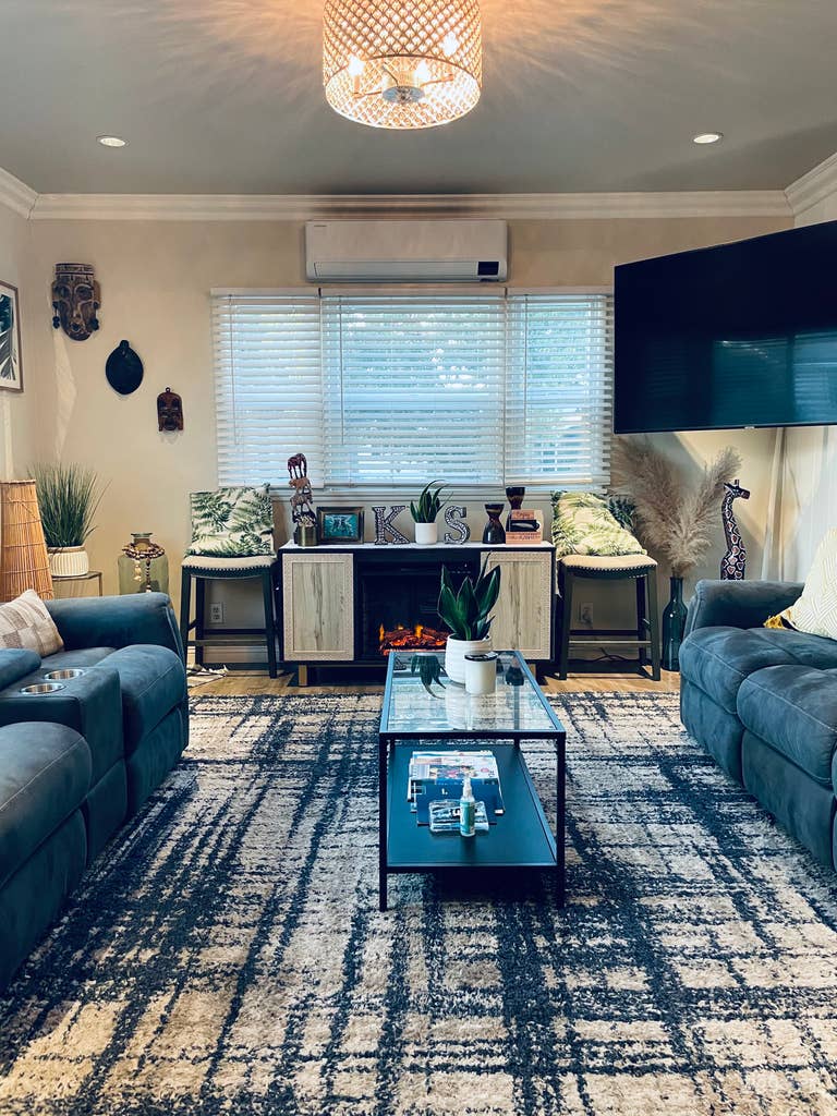  Cool, Cozy, Corner House :-)  