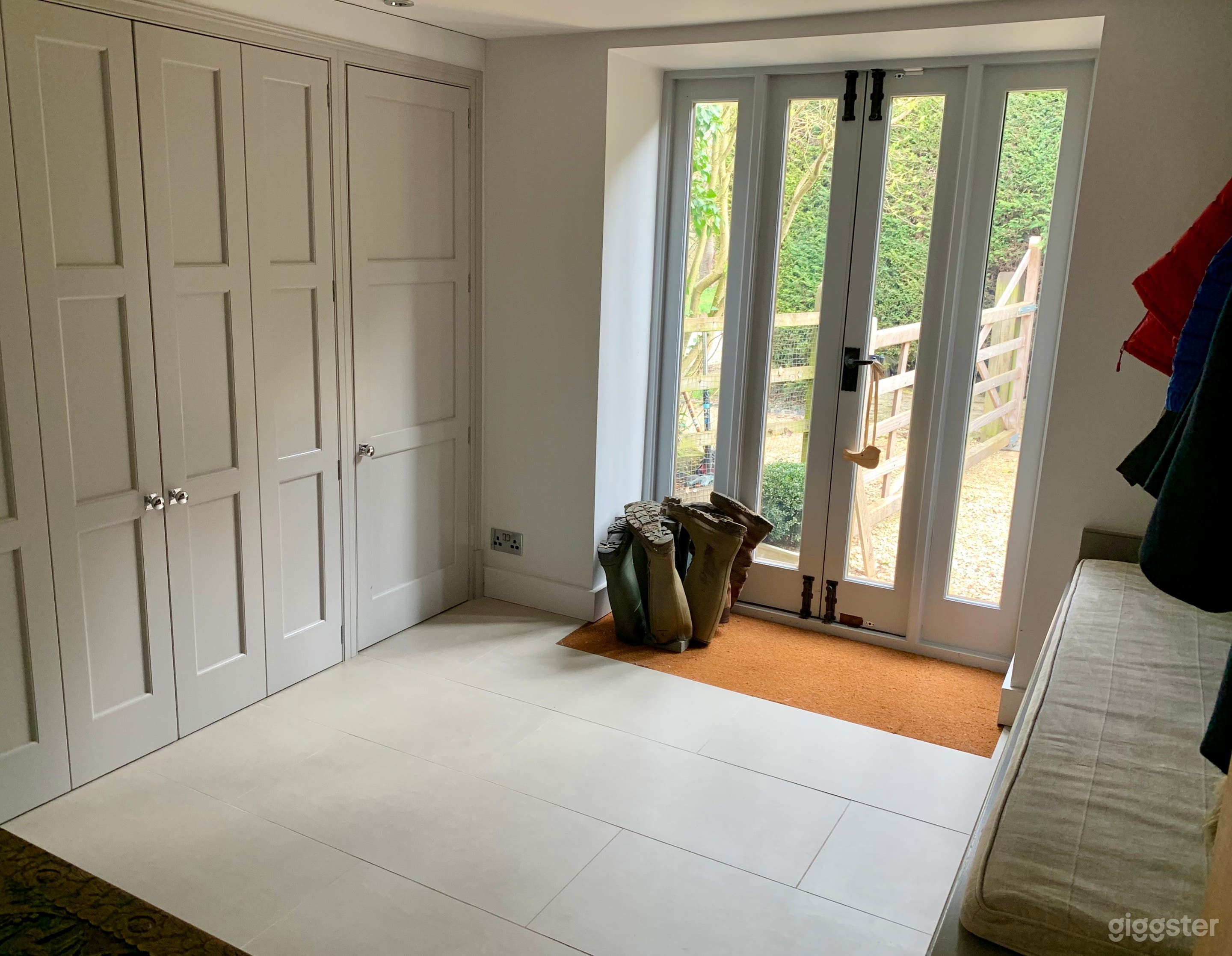 The Thatched Cottage Photo 2