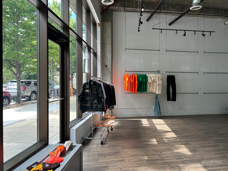  Urban Studio Loft/ Store Front 