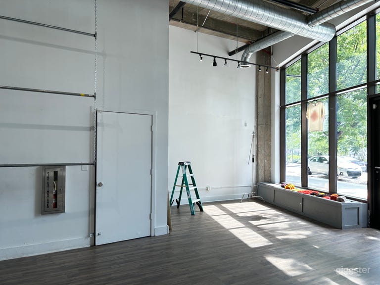  Urban Studio Loft/ Store Front 