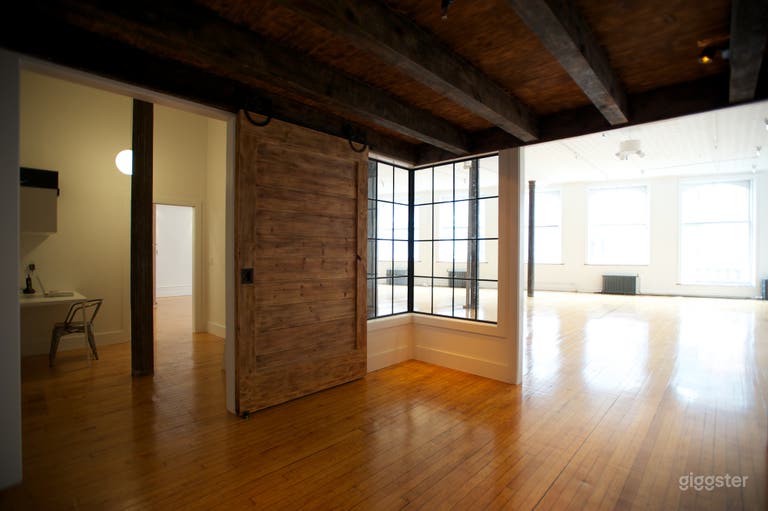  Tin-ceilinged NYC Loft Studio 