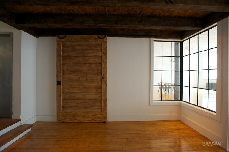  Tin-ceilinged NYC Loft Studio 