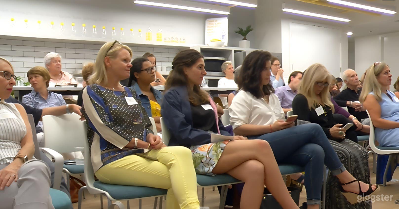 LARGE EVENT SPACE &amp; KITCHEN Photo 4