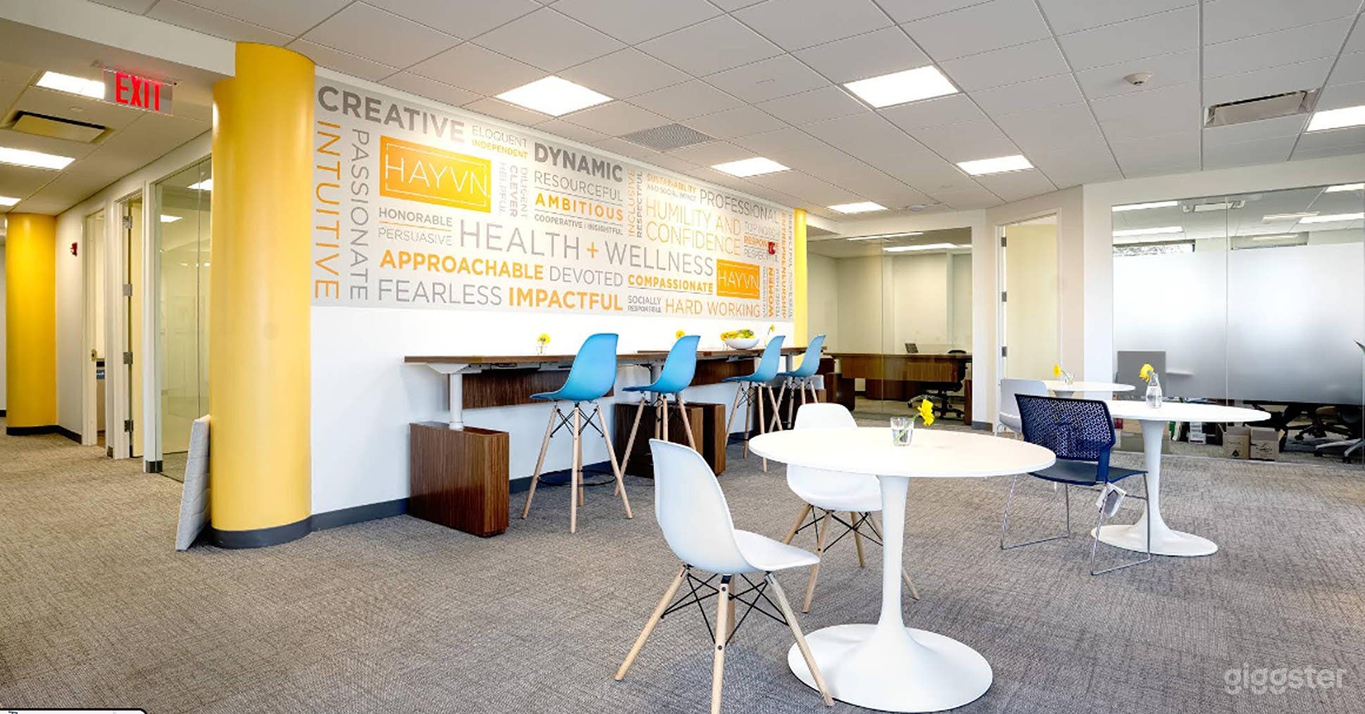 LARGE EVENT SPACE &amp; KITCHEN Photo 2