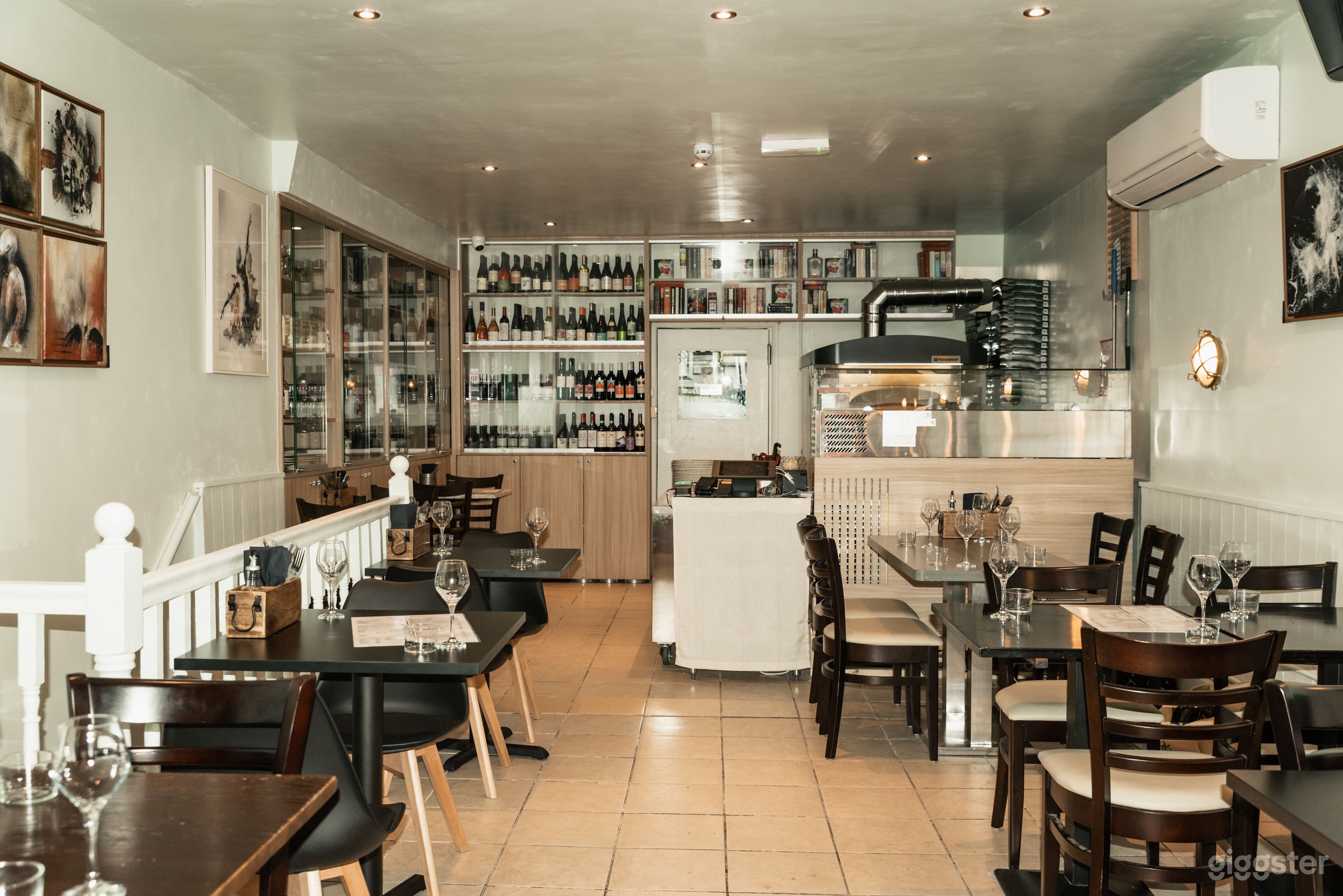 Contemporary Pizza Restaurant & Event Space Photo 3