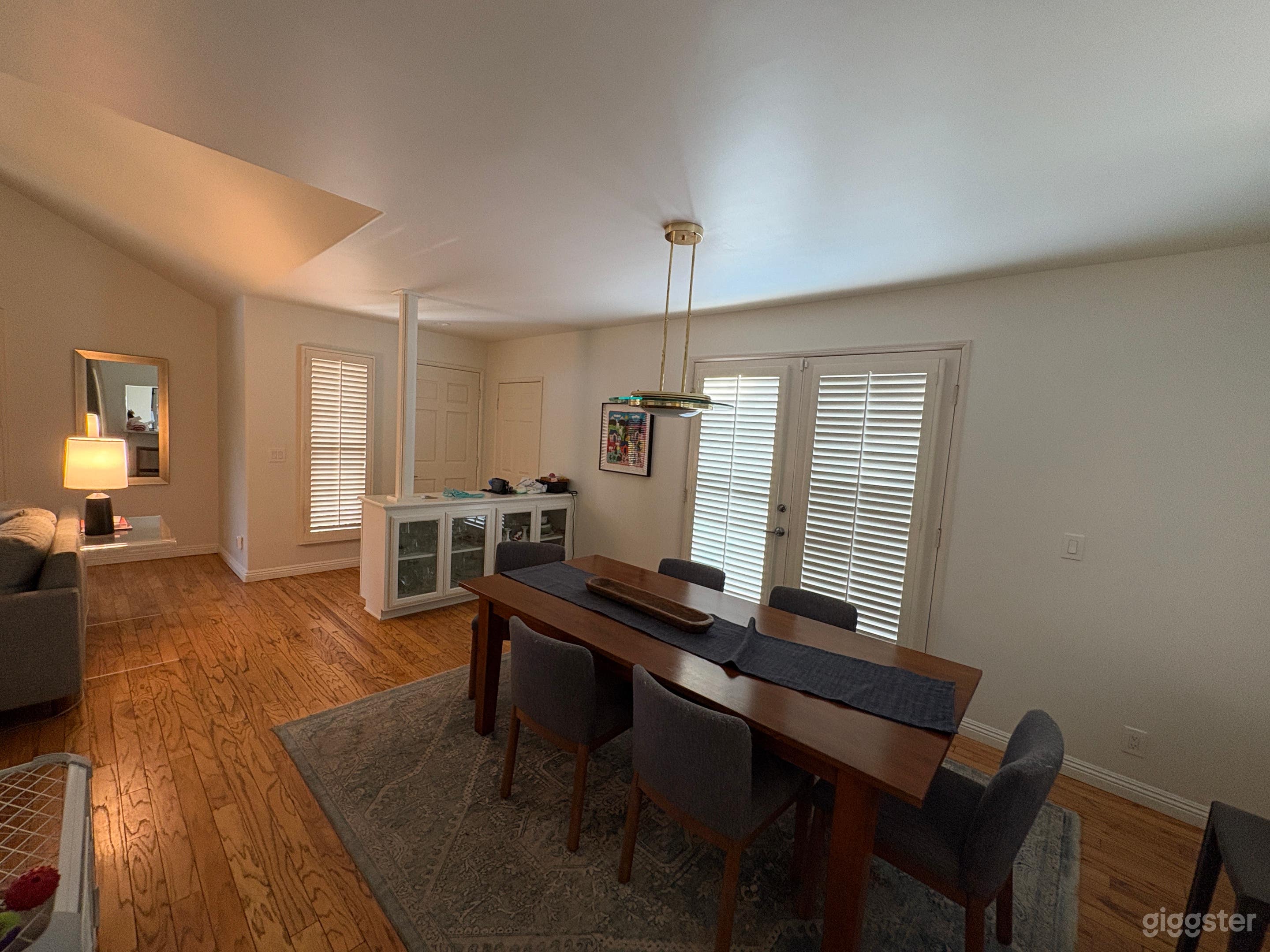 Charming craftsman home with easy parking in Mar Vista. Photo 2