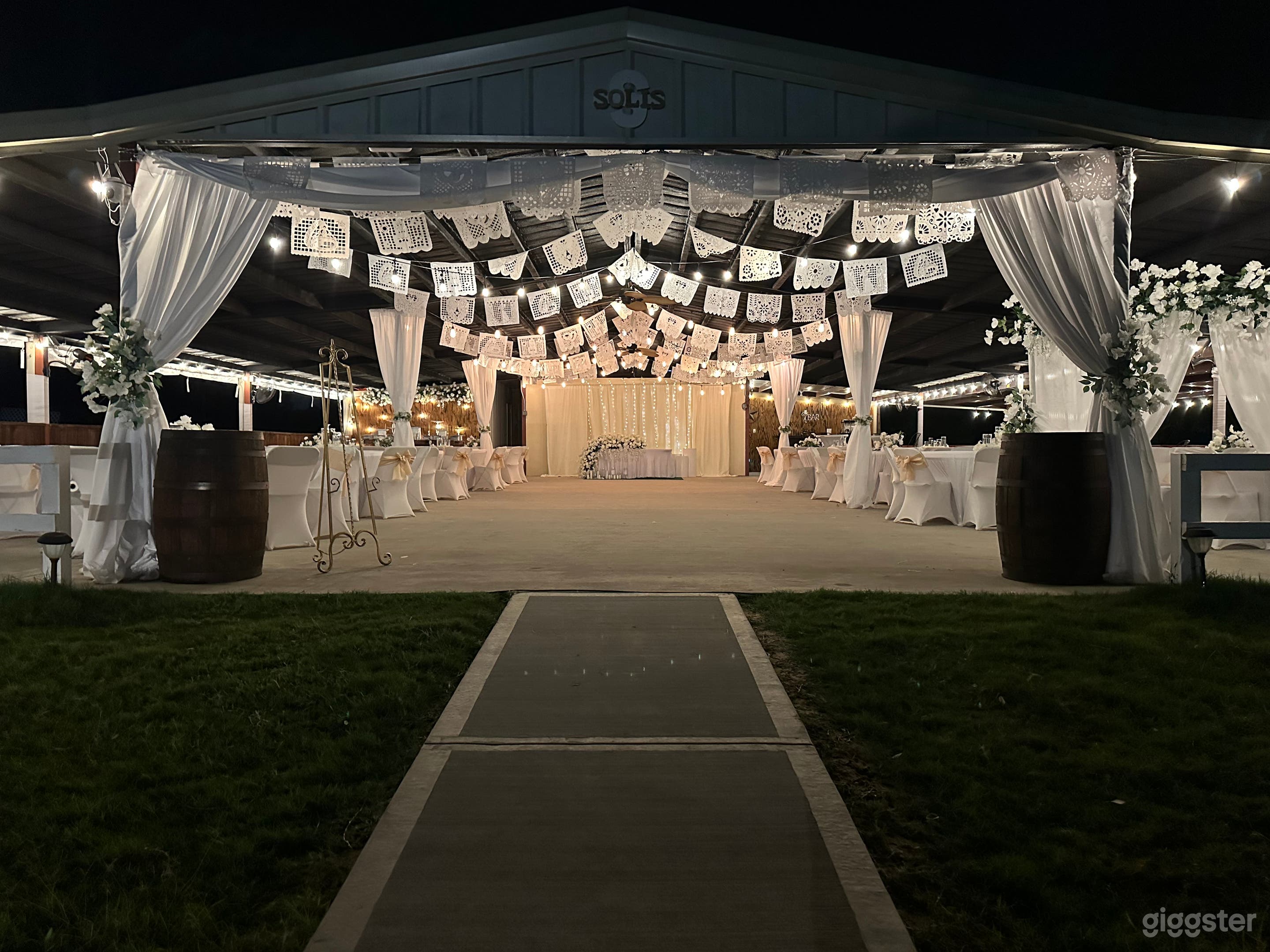 Betancourt's Ranch Venue | Rustic Elegant Wedding & Event Ve Photo 1