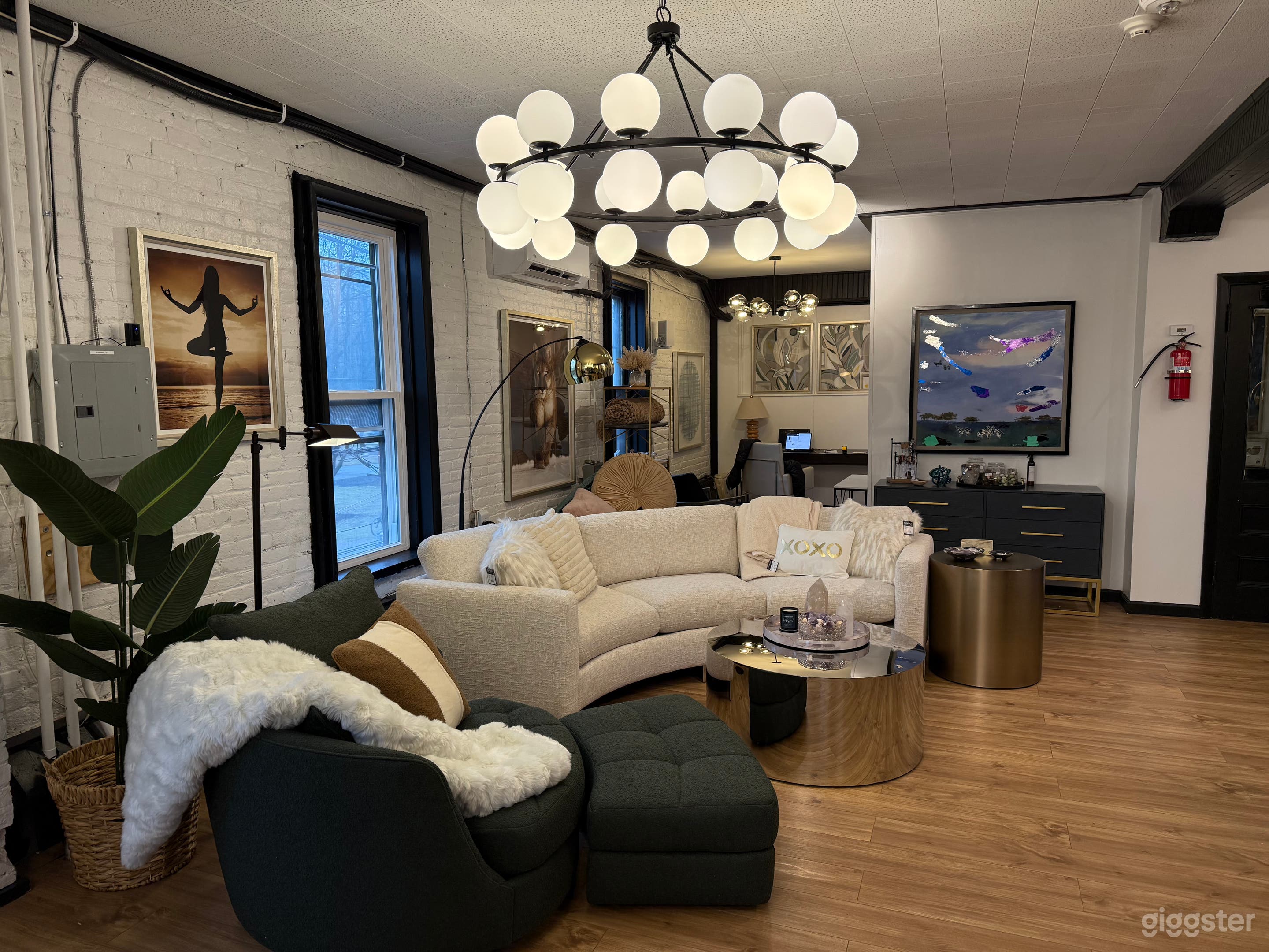 Studio in downtown Rutherford with Park views Photo 3