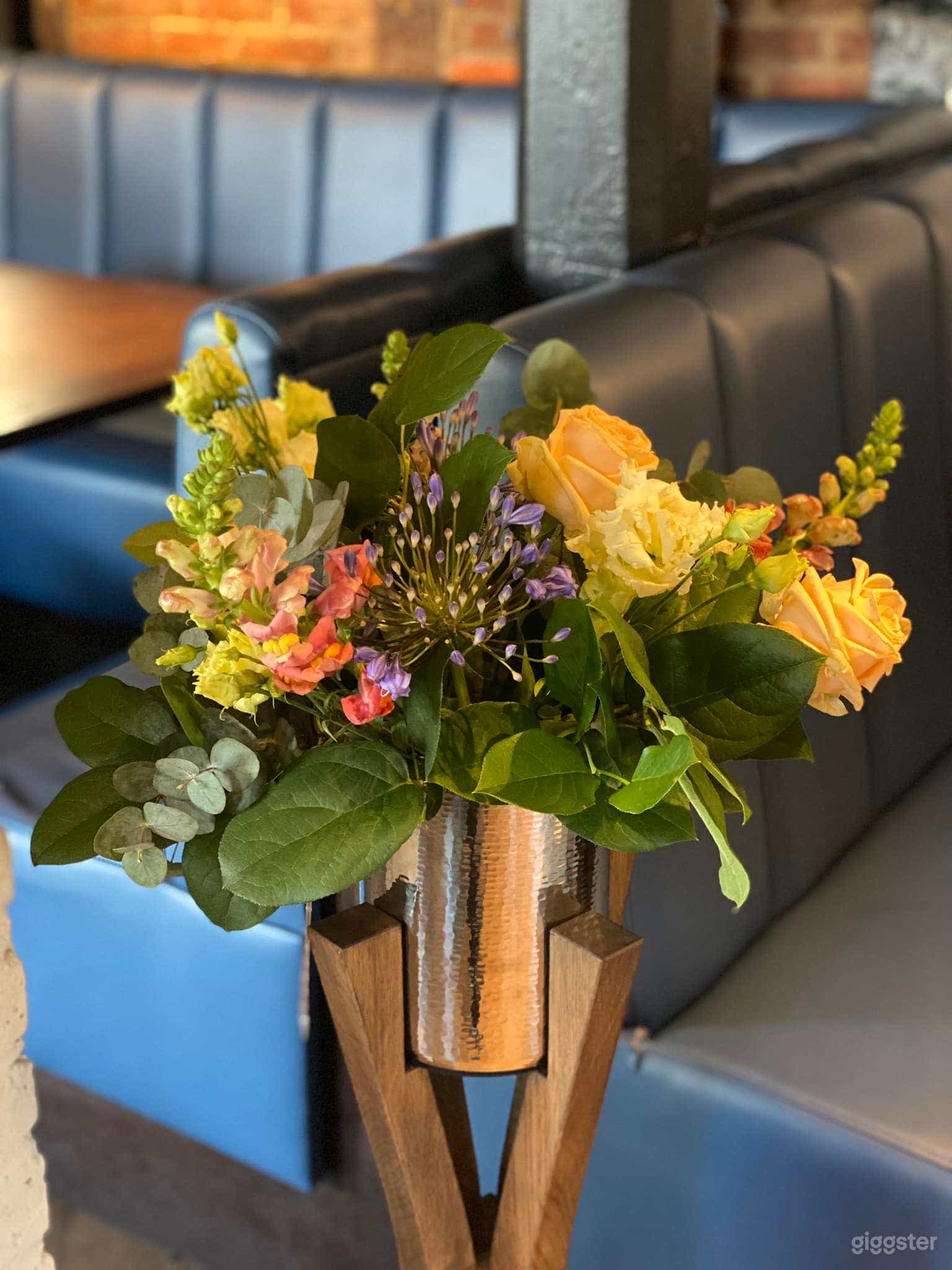 Romantic First Floor Private Dining  Photo 2