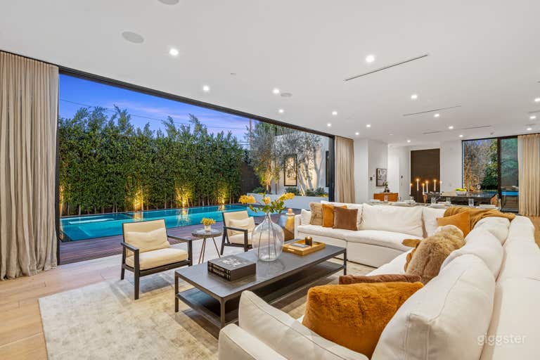  Modern Mansion w/ Pool & Contemporary Interior 