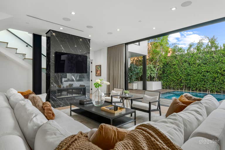  Modern Mansion w/ Pool & Contemporary Interior 