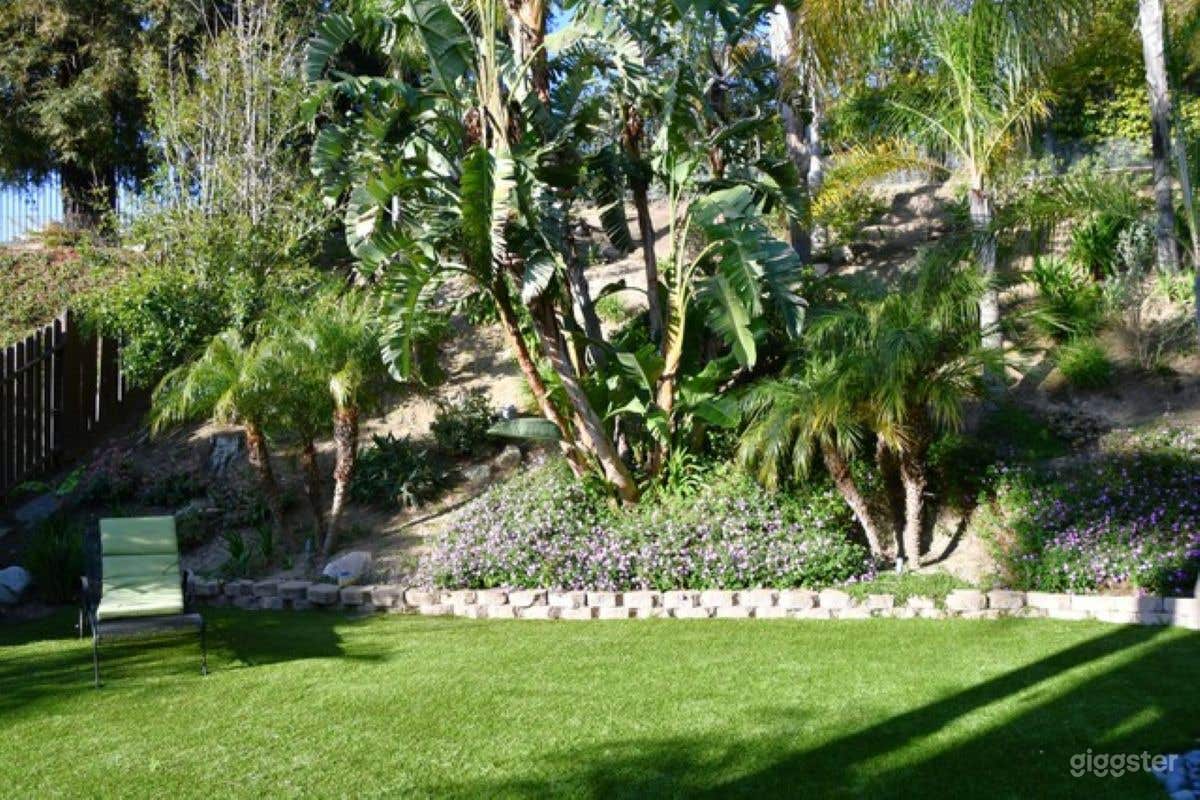 SFH with Tropical pool/Waterfall &amp; Lush vegetation Photo 1