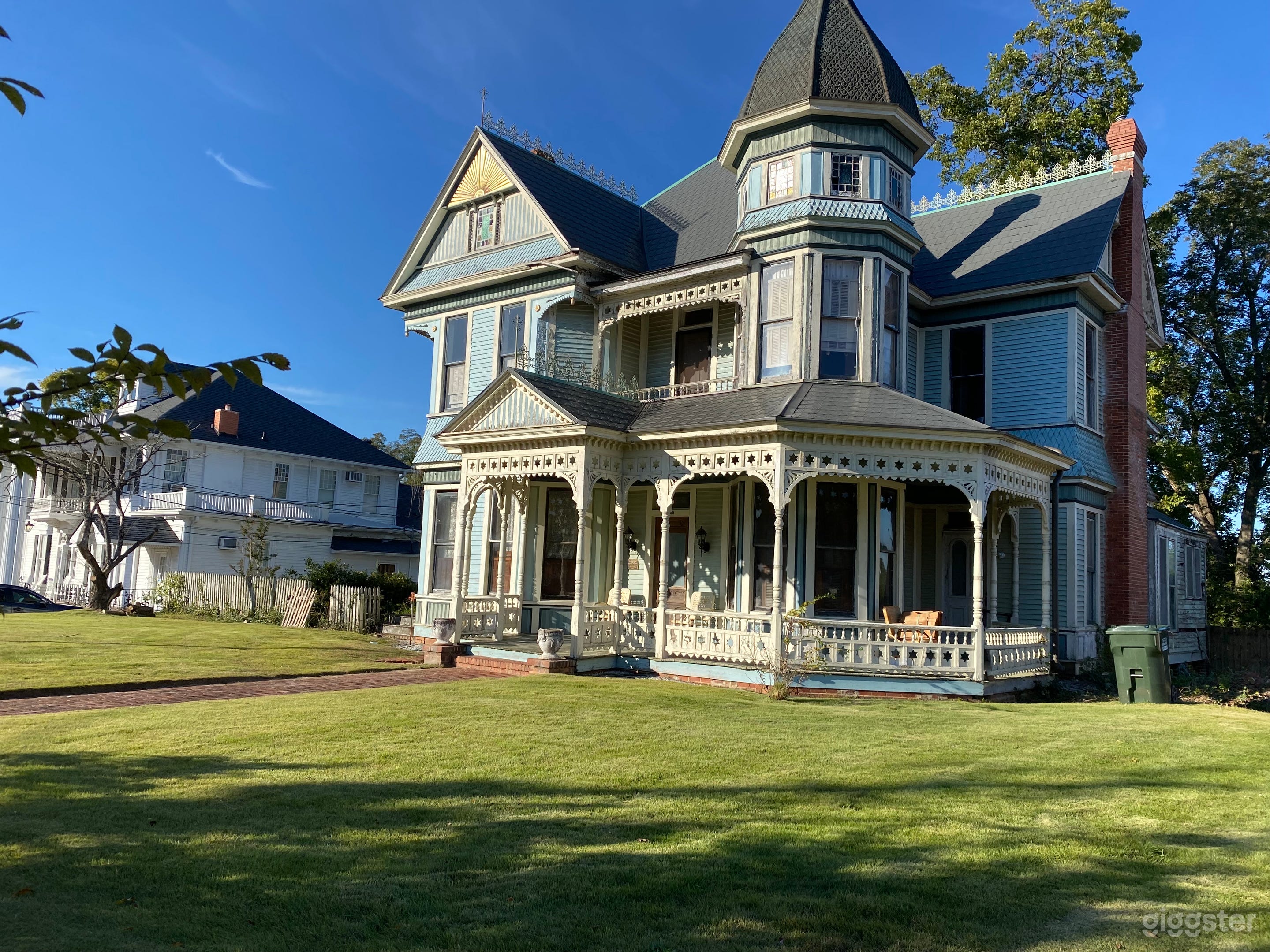 Splendid Victorian Home circa 1890 Photo 1