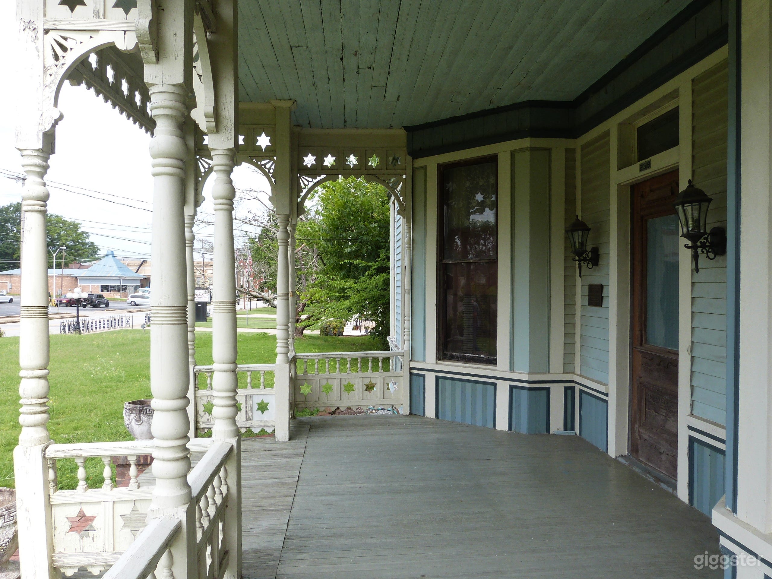 Splendid Victorian Home circa 1890 Photo 3