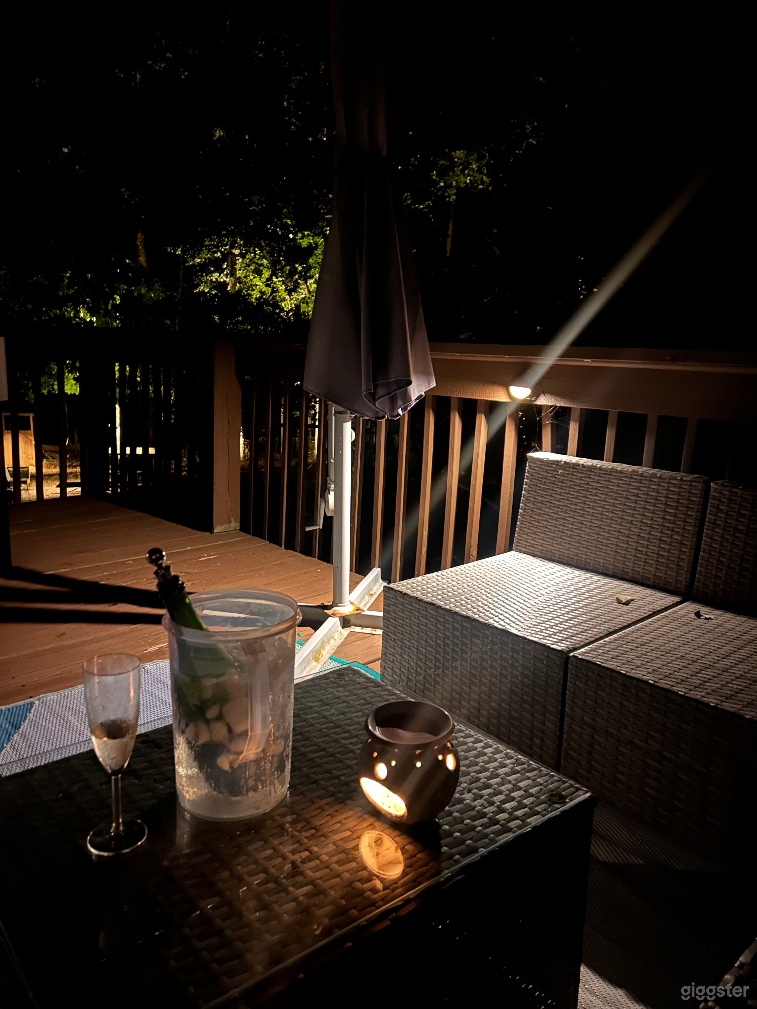 Chez SahWah  Lakefront Stay / Theater, Gym & Hoops Photo 4