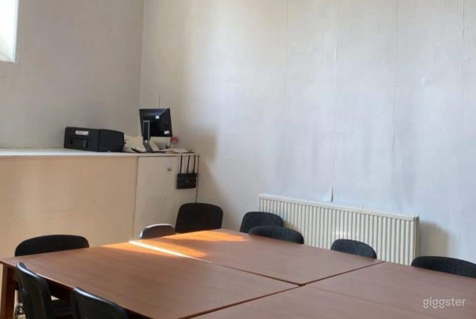 Upstairs Meeting Room for Smaller Groups Photo 2