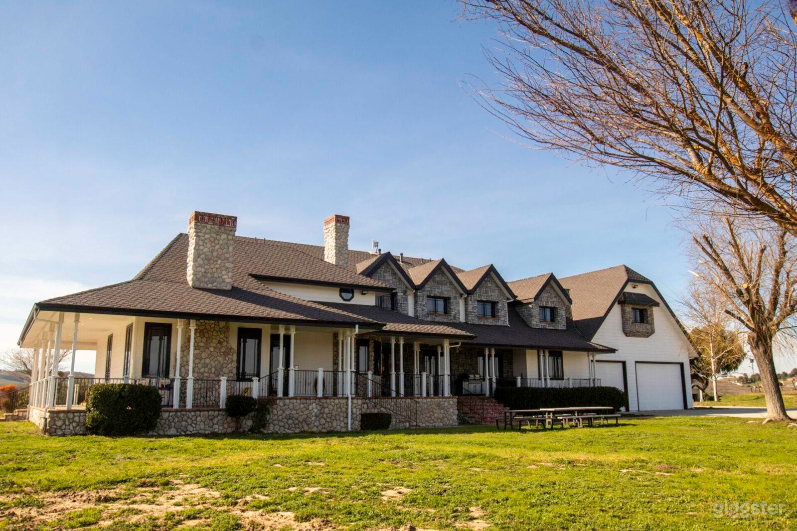 Open Space for any occasion with beautiful views Photo 4