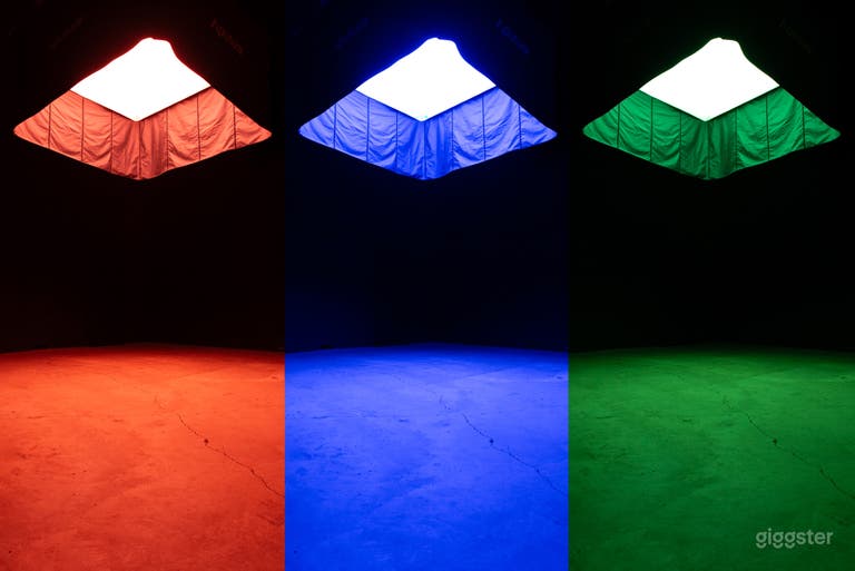  8x8 RGB Light (4x Novas and Inflatable Diffusion) 