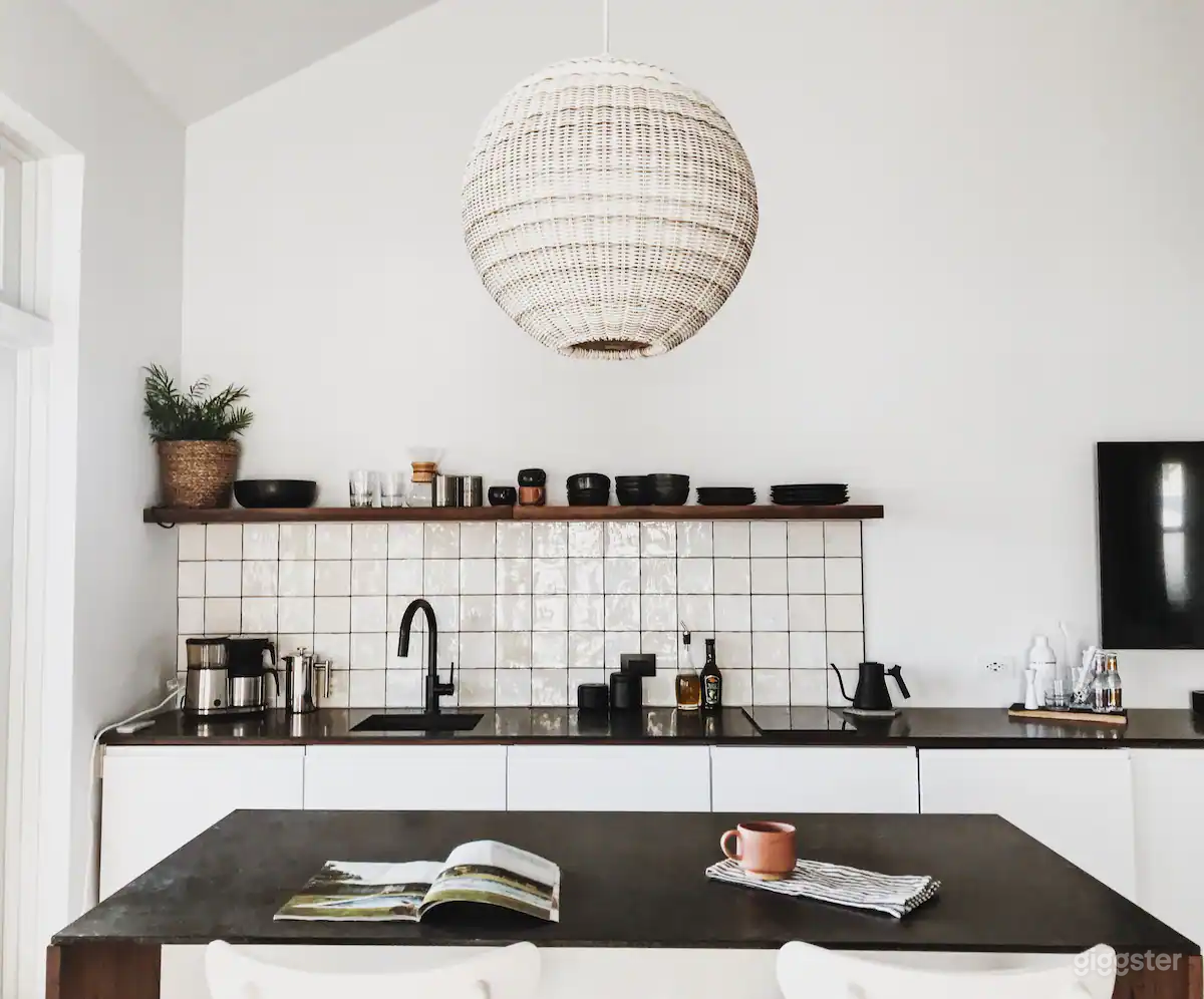 Bricky - 1st Floor Studio Loft Apartment Photo 2