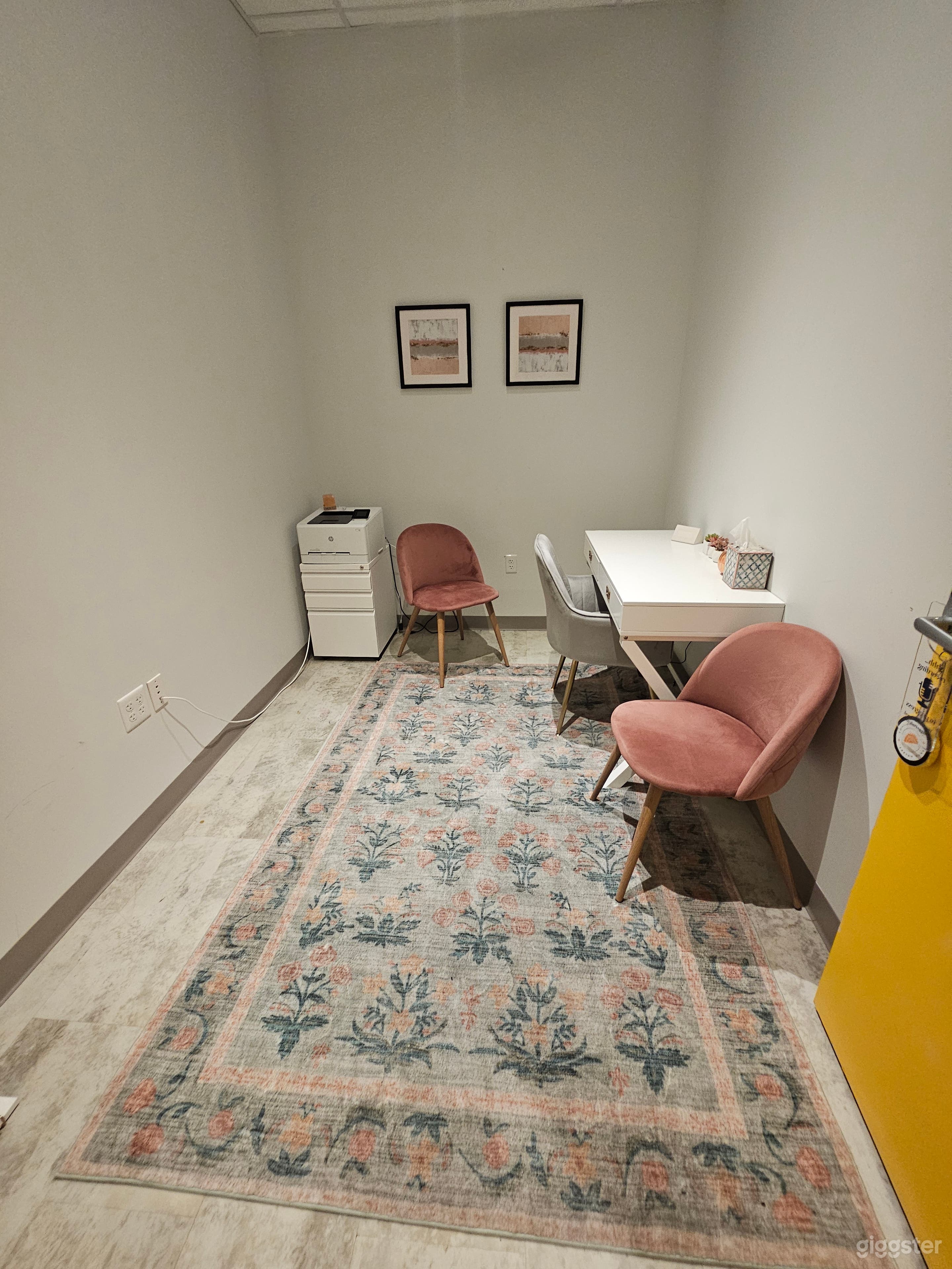 Private Office Ideal for Counseling, Coaching &amp; Work Session Photo 2