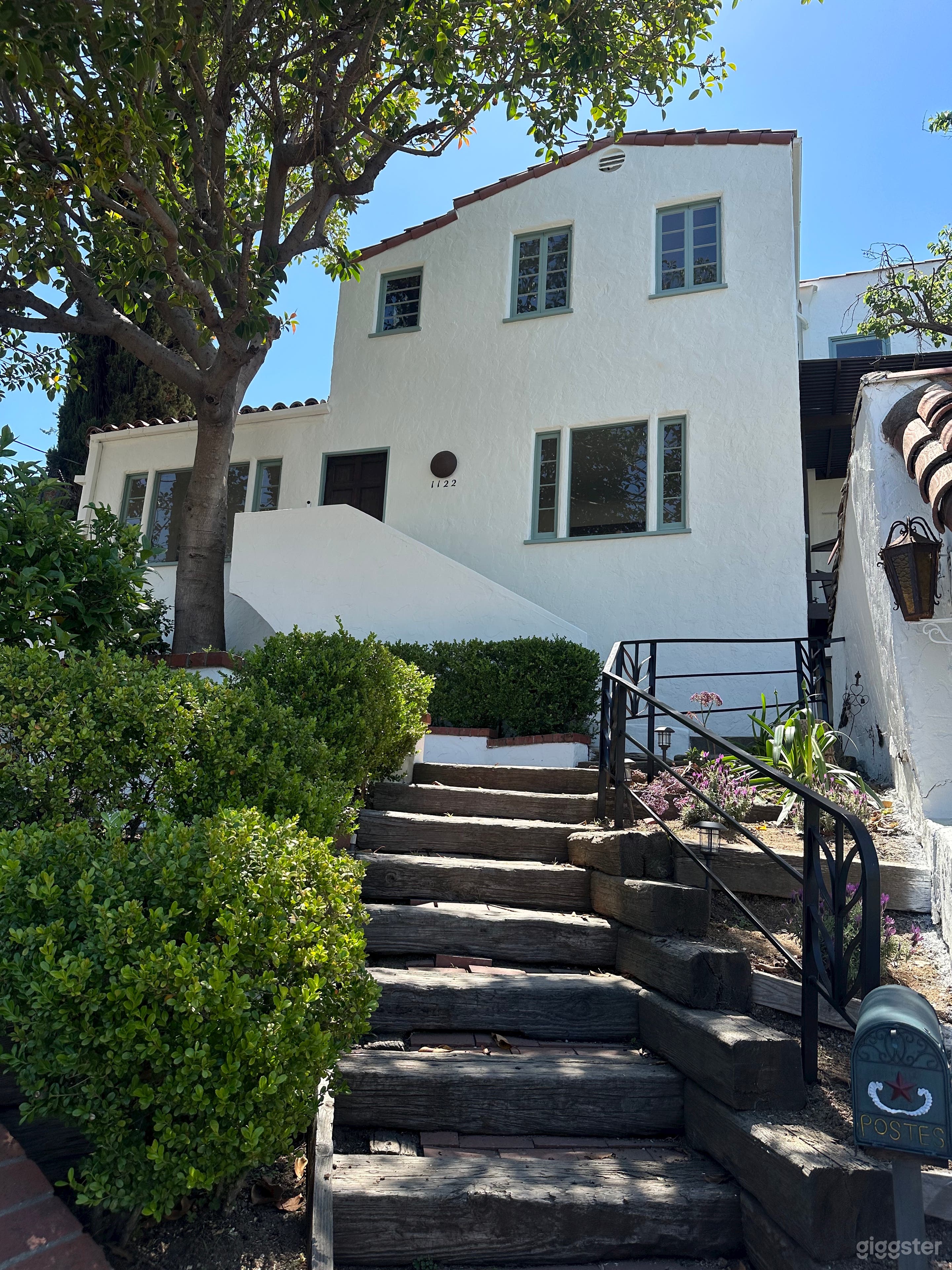 Spanish Villa with Panoramic Views in Adams Hill Photo 3